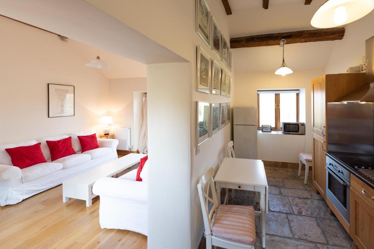 Whitley Coach House Vila Exterior foto