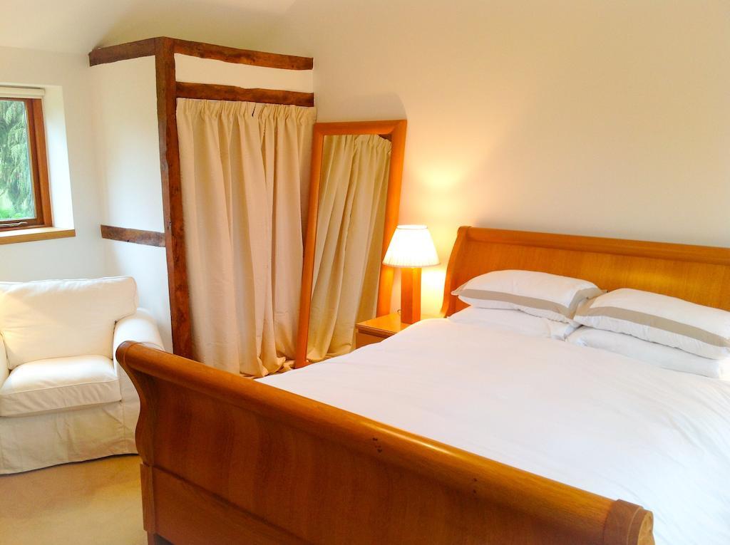Whitley Coach House Vila Quarto foto